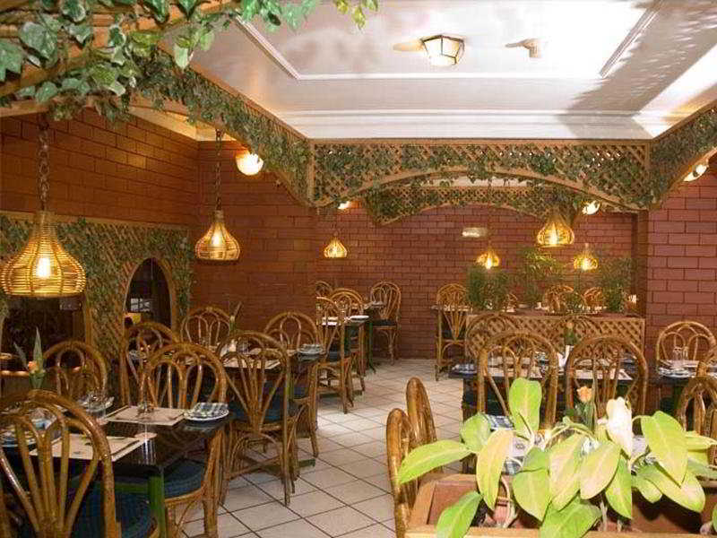 The South Park Hotel Thiruvananthapuram Екстер'єр фото