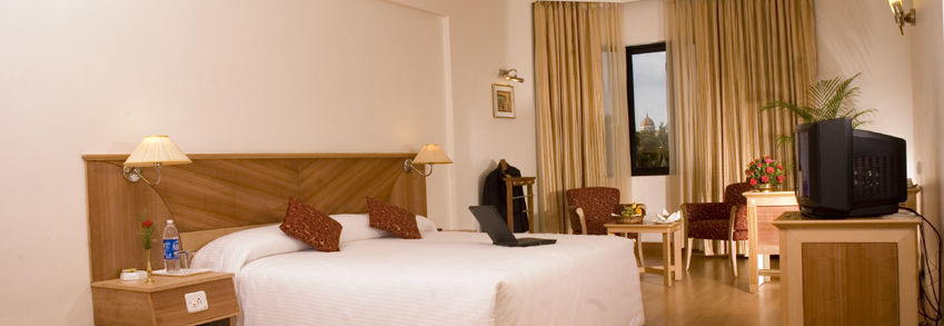 The South Park Hotel Thiruvananthapuram Екстер'єр фото