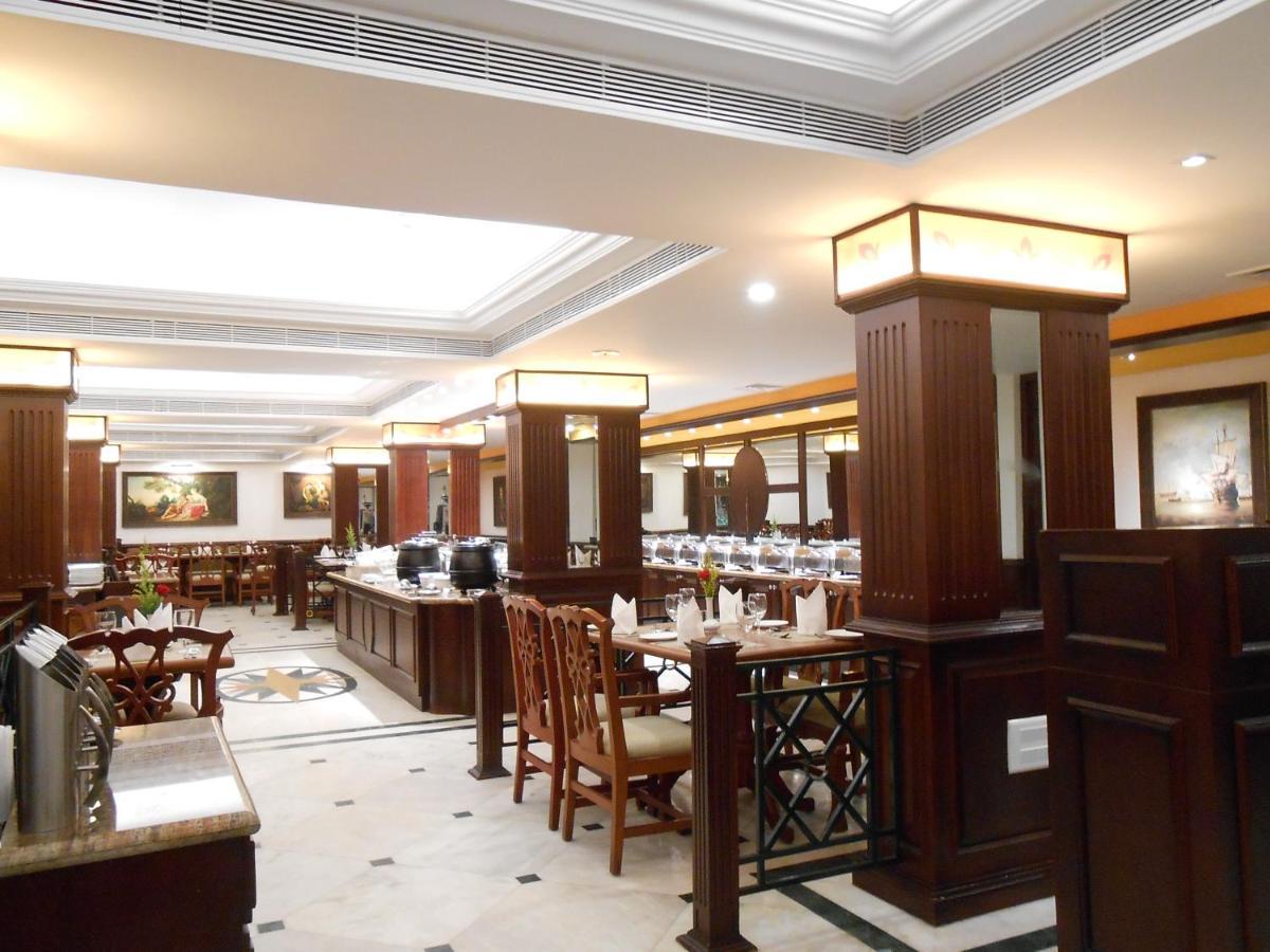 The South Park Hotel Thiruvananthapuram Екстер'єр фото